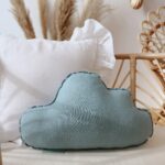 Oblazinjen blazin v obliki oblaka iz lanu z oeko-tex certifikatom
